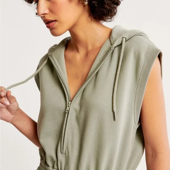 Abercrombie & Fitch Sage Green Fleece Hooded Romper - Picture 2 of 5